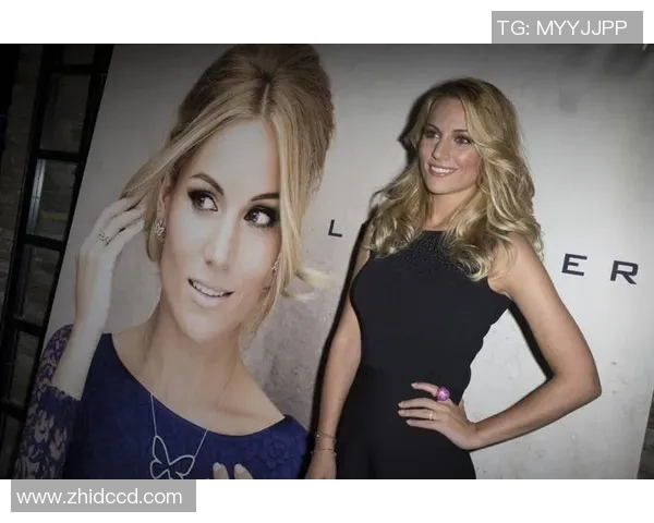 外国足球明星的女友们：她们的魅力与生活揭秘